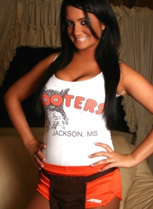 Brooke proves why she is the perfect hooters girl from Southern Brooke